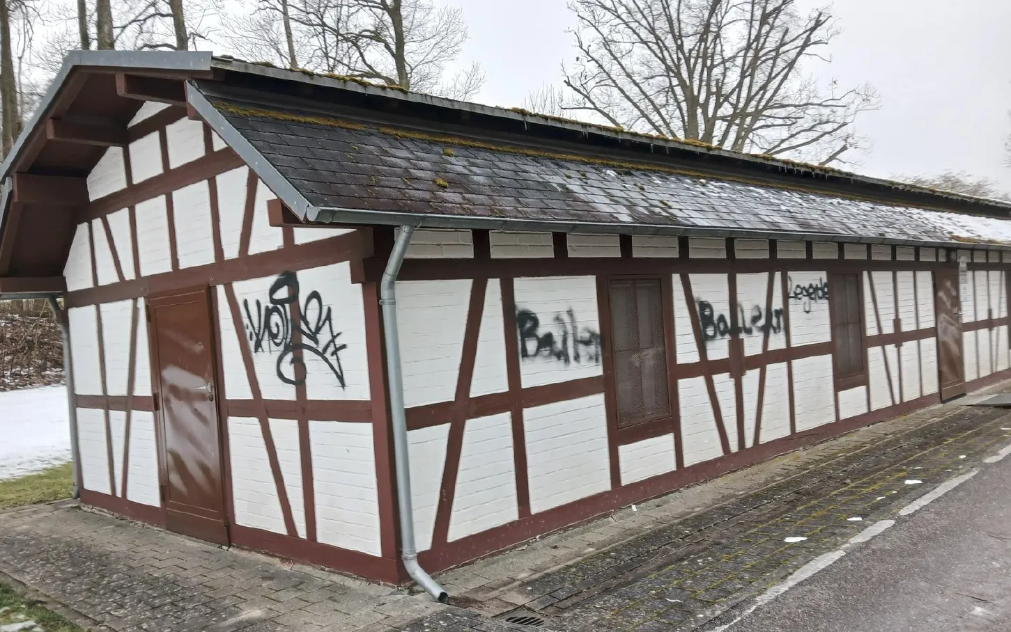 Das beschmierte Bohrhausmagazin (Bild: privat)