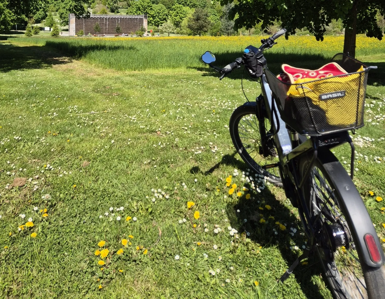 E-Bike vor dem Gradierwerk (Bild: privat)